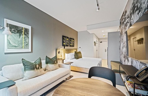 Bo'Kaap Apartment | The Rose 502 - City Centre Aprt with Rooftop Pool - FREE Daily Housekeeping