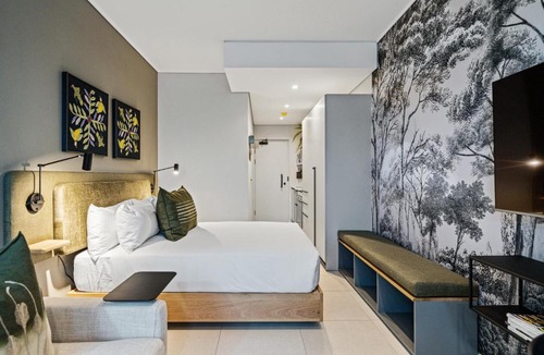 Bo'Kaap Apartment | The Rose 502 - City Centre Aprt with Rooftop Pool - FREE Daily Housekeeping