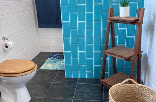 Jeffreys Bay House | The Salt Life – Spacious Coastal Holiday Home, 100m From the Beach