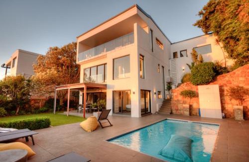 Camps Bay Villa | The SunCatcher