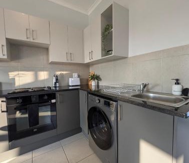 Walmer Apartment | The Sunlit Sanctuary
