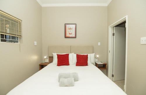 Walmer House | The Valley Guesthouse - Cottage 2 Self-Catering