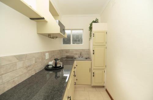 Walmer House | The Valley Guesthouse - Cottage 2 Self-Catering