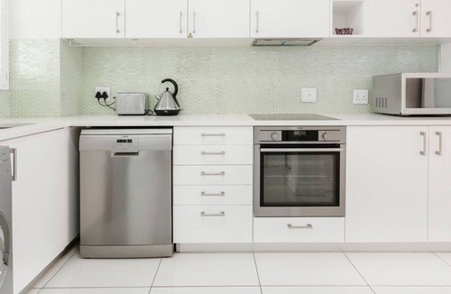 Three Anchor Bay Apartment | Three Anchor Bay Oasis | 250m to Ocean & Promenade