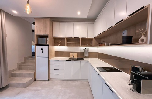 Three Anchor Bay Apartment | Three Anchor Heart