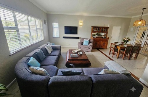 Somerset West House | Three on Firmount