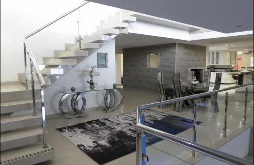Emalahleni House | Topflight Guest House