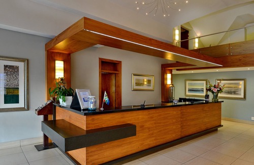 Greater Johannesburg Metropolitan Area Hotel | Town Lodge Waterfall, Midrand