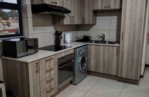 Greater Johannesburg Metropolitan Area Apartment | Tranquil 2-Bedroom Apartment in Jackal Creek Golf Estate