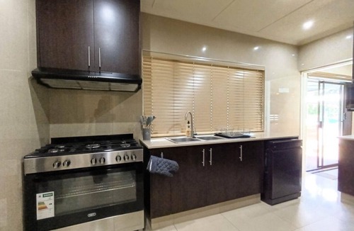 Umhlanga House | Tranquil 4-bedroom house with AC in lovely uMhlanga