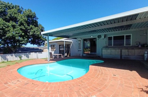 Umhlanga House | Tranquil 4-bedroom house with AC in lovely uMhlanga