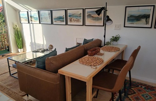 Fish Hoek Apartment | Treasure Trove - Stylish Mountain View Loft near Fish Hoek Beach