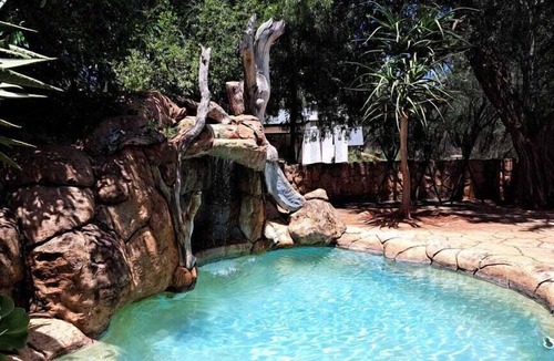Leeupoort Cabin | Trekpad Safaris