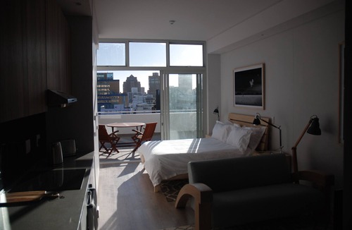 Cape Town City Centre Apartment | Trendy Studio; heart of the city; 5 min walk to restaurants, bars, art galleries