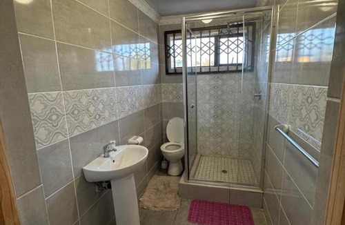 Idutywa House | Tumello's Guesthouse