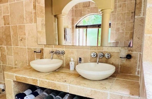 Sheffield Beach House | Tuscan- house in delightful Sheffield Beach Ballito