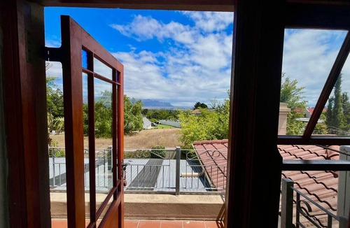 Somerset West House | Tuscany Haus in Luxury Estate/3 Bedroom Villa with Private Pool/Sleep +6