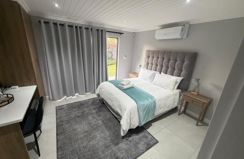 Langenhoven Park House | Two Trees Guesthouse