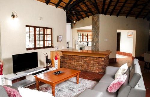 Greater Johannesburg Metropolitan Area Cabin | Ukhanya resort