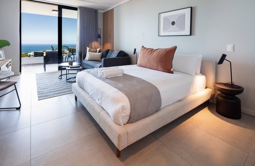 Umhlanga Ridge Apartment | Umhlanga Sea Views l Steam Room l Aircon