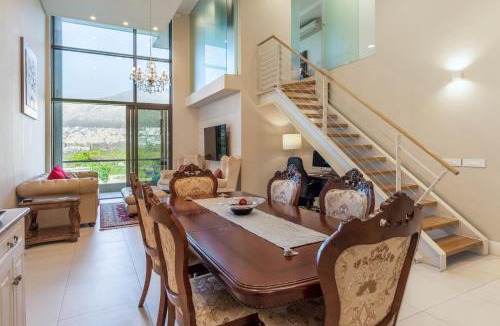 Victoria and Alfred Waterfront Apartment | V&A Waterfront Luxury by Nivar