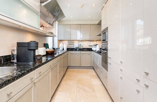 Victoria and Alfred Waterfront Apartment | V&A Waterfront Marina Front Penthouse with Private Pool and Panoramic Views