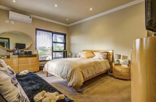 Kempton Park House | Vacation Home in Gated Estate