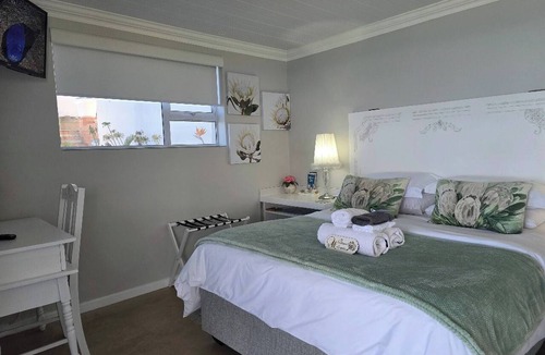 Dana Bay House | View on 42 - Protea Room - Small cozy room with ocean view