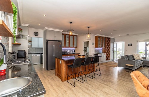 Vermont Apartment | Villa Azure, Vermont Home with Studio, Mountain & Sea Views
