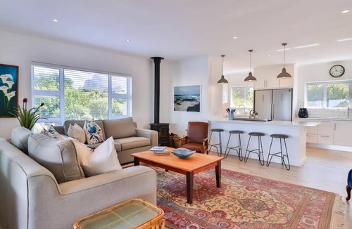 Voelklip Apartment | Vonkelwyn | Bright and Breezy by Grotto Beach