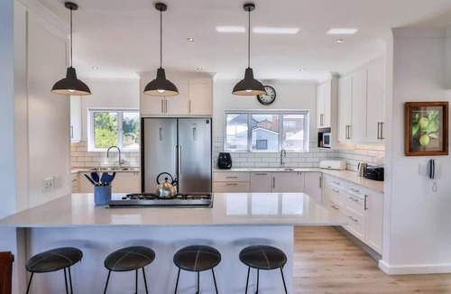 Voelklip Apartment | Vonkelwyn | Bright and Breezy by Grotto Beach