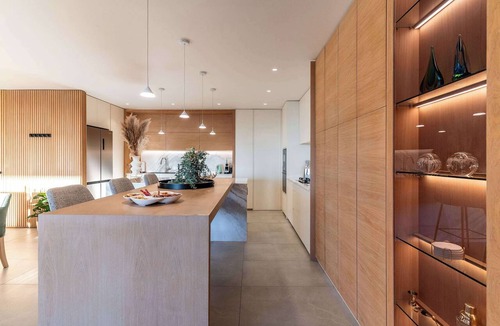 Camps Bay Apartment | Walk to beach, Pool, Camps Bay -Terrace Royale Apt