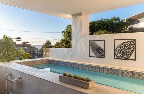 Camps Bay Apartment | Walk to beach, Pool, Camps Bay -Terrace Royale Apt