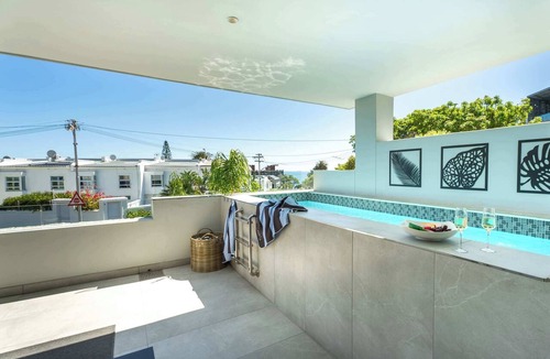 Camps Bay Apartment | Walk to beach, Pool, Camps Bay -Terrace Royale Apt