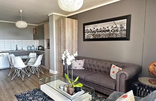 Century City Apartment | WATERS EDGE 103