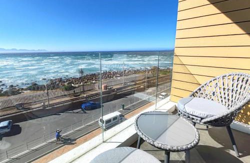 Redhill Apartment | Wavescapes Stylish Beach Getaway