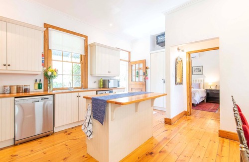 Franschhoek House | Waymaker Cottage - a charming self‑catering retreat in the heart of Franschhoek