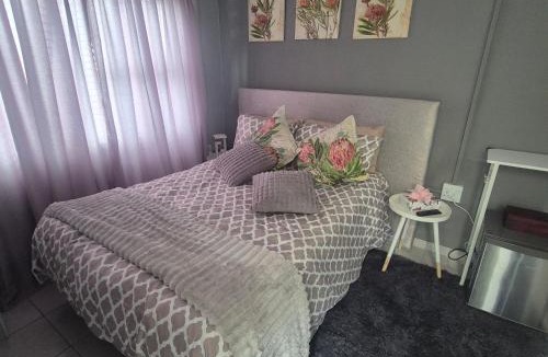 Belville Bed & Breakfast | White Lilly
