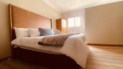 Greater Johannesburg Metropolitan Area House | Whitehouse Hotel