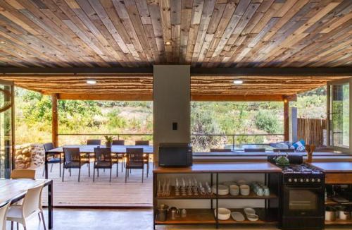 Wolseley House | Wild Olive Cottage with Hot tub