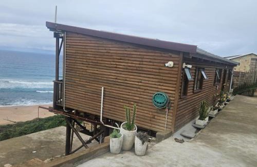 Ifafa Beach House | Wooden Cottage by the sea