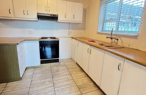 Cape Town Apartment | Accessible 1-Bedroom Apartment in Cape Town with Jacuzzi