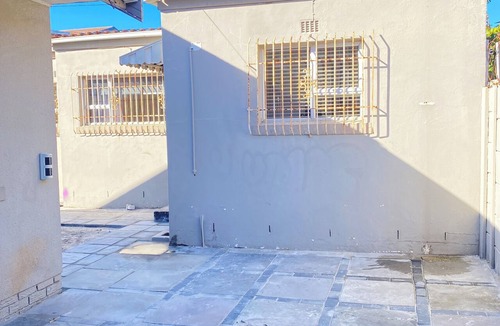 Cape Town Apartment | Accessible 1-Bedroom Apartment in Cape Town with Jacuzzi