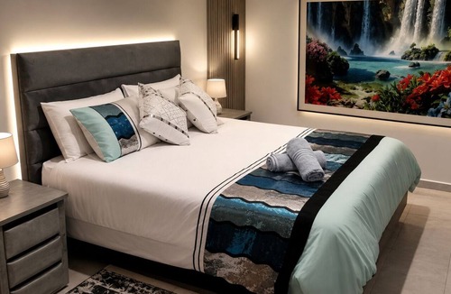 Westville Apartment | Tranquil Studio Retreat with Pool and Garden in eThekwini