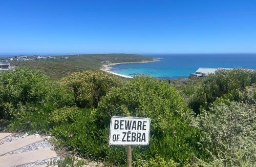 Gansbaai Villa | Zebra Views Front-Row Ocean Villa Romansbaai