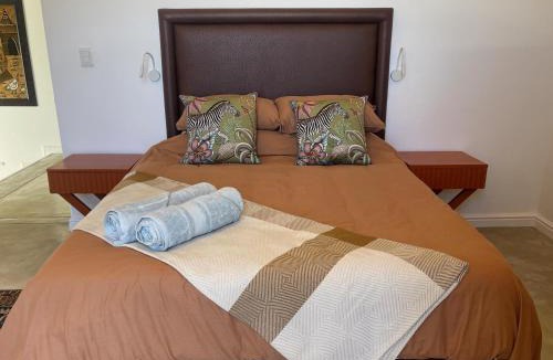 Gansbaai Villa | Zebra Views Front-Row Ocean Villa Romansbaai