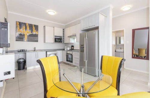 Greater Johannesburg Metropolitan Area Apartment | Zoe Lodge.