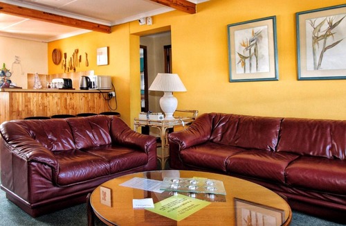 Hermanus Hostel | Zoete Inval Travelers Lodge-Backpacker Loft