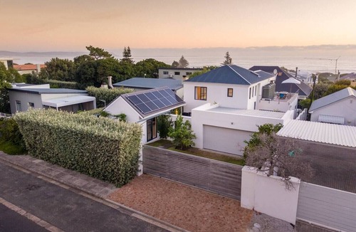 Voelklip Villa | Zoete Zitje | Dual-home coastal escape in Voëlkli