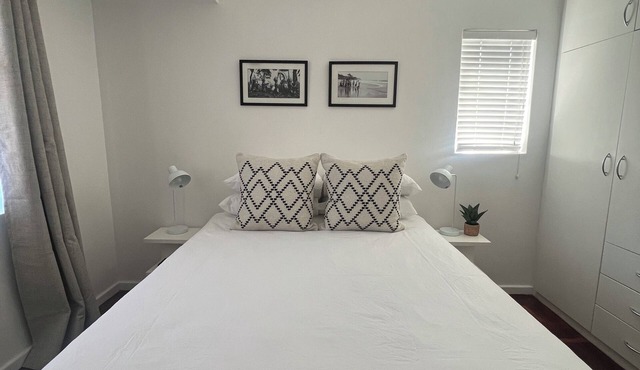 1 bedroom apartment in vibrant Sea Point, 300m from the Promenade! in Cape Town